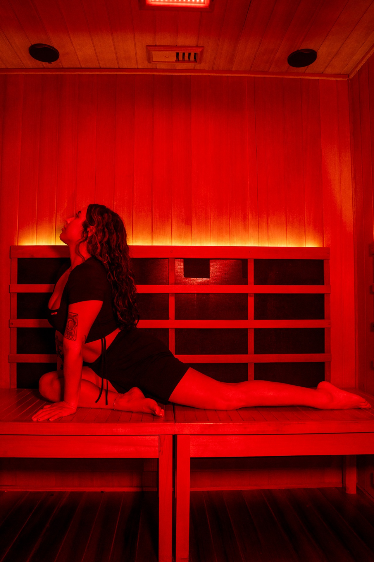 Private full-spectrum infrared sauna suite at iCRYO Highland Village